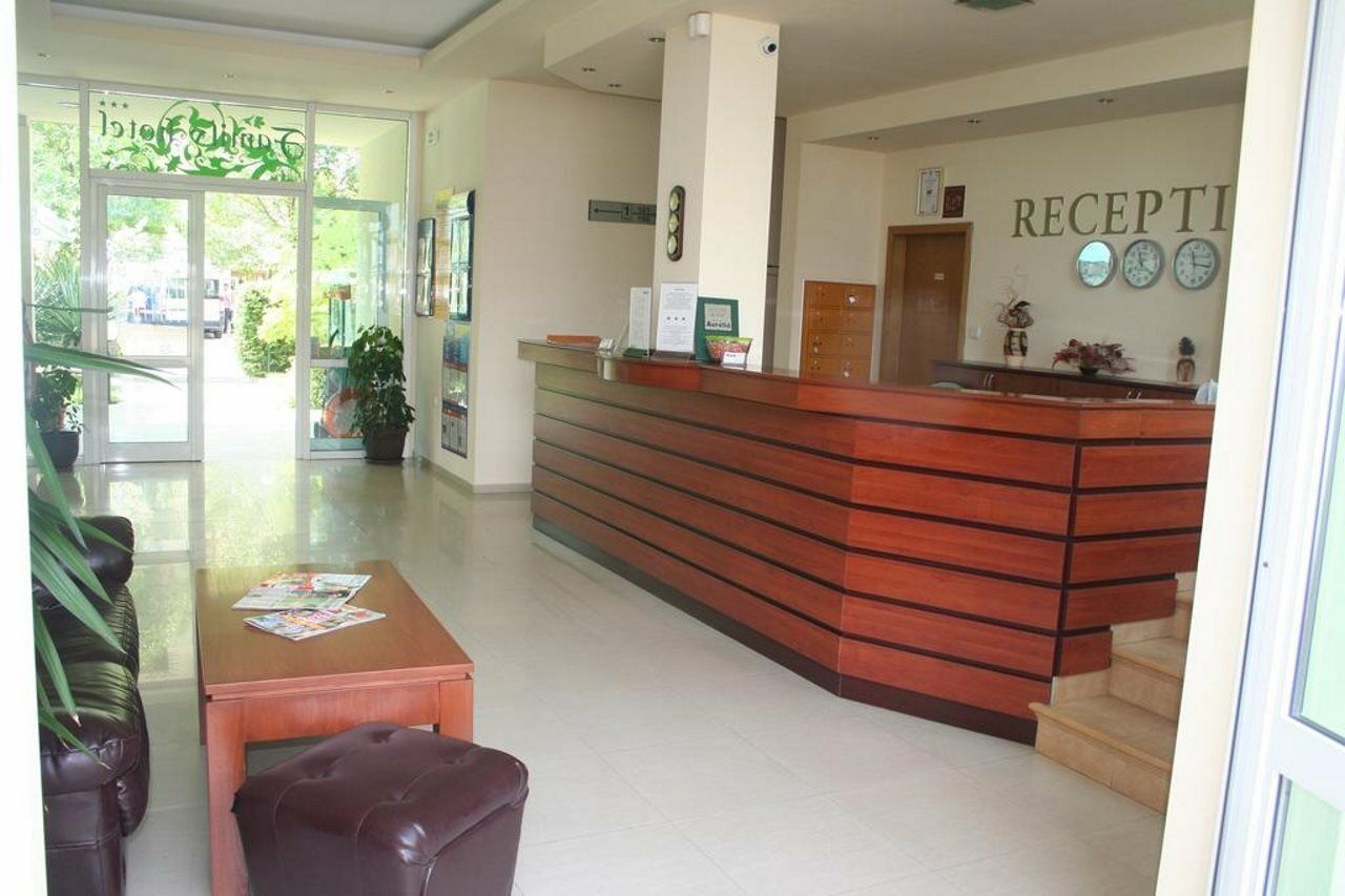 Family Hotel Aurelia ซันนีบีช ภายนอก รูปภาพ