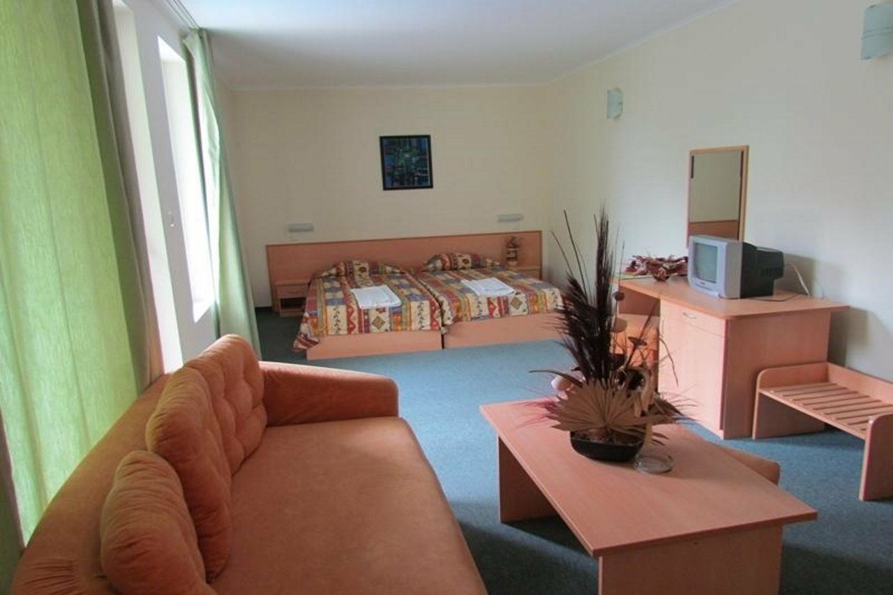 Family Hotel Aurelia ซันนีบีช ภายนอก รูปภาพ